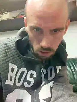 Snapshot of Rejtelmesest chatting on December 25, 2024, 9:00 pm Rejtelmesest online show from December 25, 2024, 9:00 pm