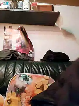 Snapshot of Rejtelmesest chatting on January 18, 2025, 5:37 pm Rejtelmesest online show from January 18, 2025, 5:37 pm