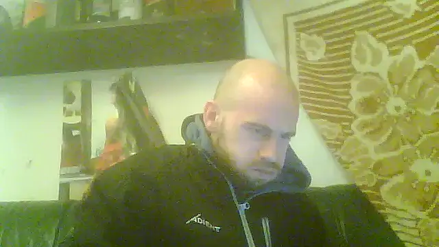 Snapshot of Rejtelmesest chatting on February 18, 2025, 8:03 pm Rejtelmesest online show from February 18, 2025, 8:03 pm