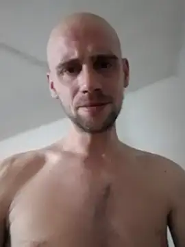 Snapshot of Rejtelmesest chatting on March 2, 2025, 1:04 am Rejtelmesest online show from March 2, 2025, 1:04 am