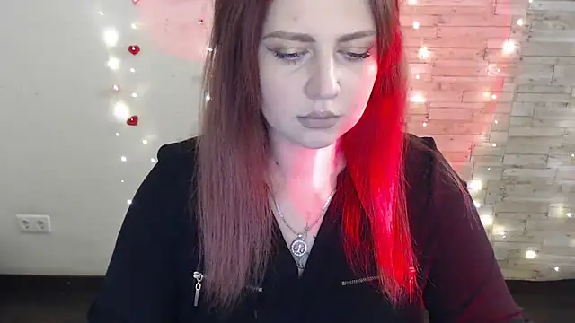 Snapshot of Lizzy_Love chatting on February 4, 2025, 1:27 pm Lizzy Love online show from February 4, 2025, 1:27 pm