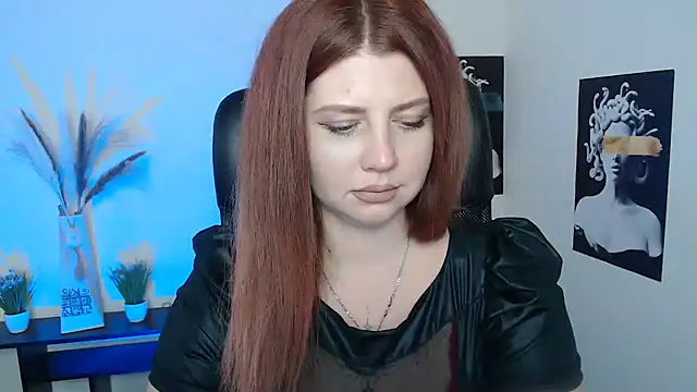 Snapshot of Lizzy_Love chatting on February 24, 2025, 1:31 pm Lizzy Love online show from February 24, 2025, 1:31 pm