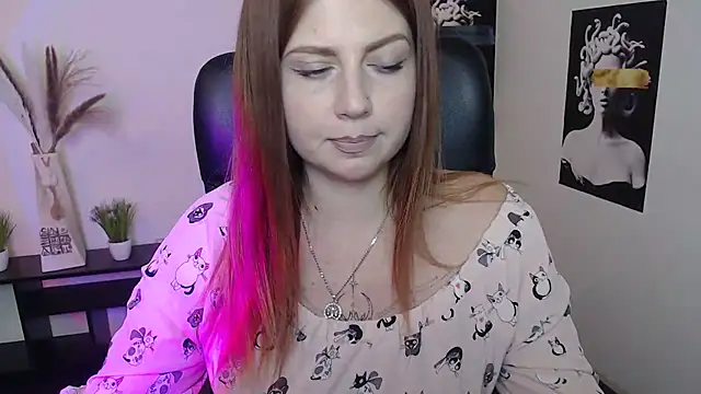 Snapshot of Lizzy_Love chatting on March 13, 2025, 8:00 pm Lizzy Love online show from March 13, 2025, 8:00 pm
