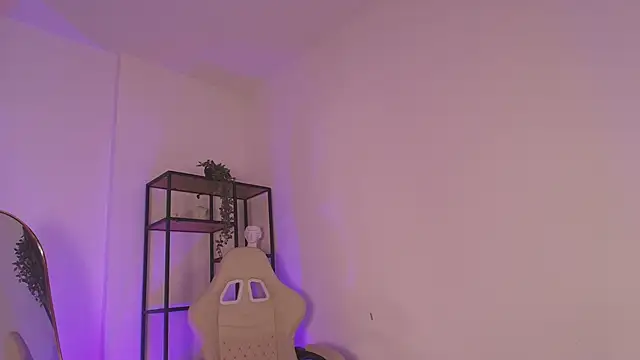 FoxieJullia online show from January 20, 2025, 6:31 am