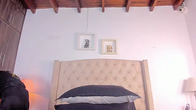 allisson m online show from September 29, 2025, 12:10 pm