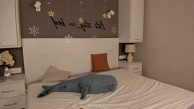 willow fox online show from February 11, 2025, 7:38 pm