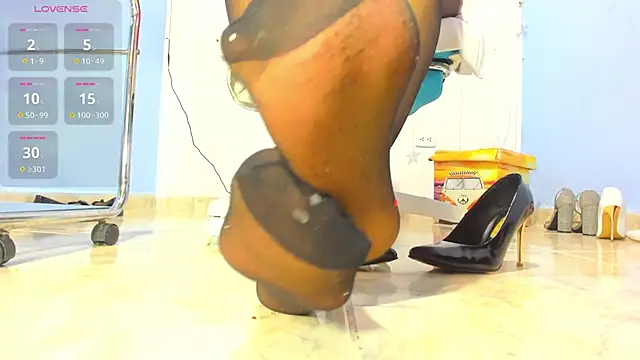 Cristina Vanegas631 online show from December 26, 2024, 7:45 am