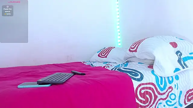 Emelyross  online show from February 27, 2026, 6:08 pm