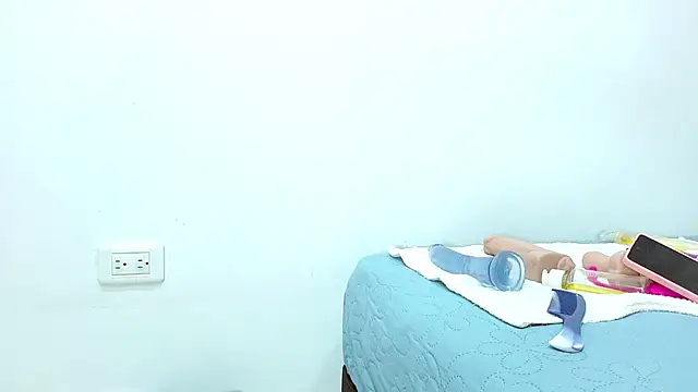 JuanitaDelMar online show from February 14, 2025, 8:10 am