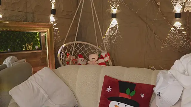 Logan Varela online show from November 30, 2025, 2:15 am