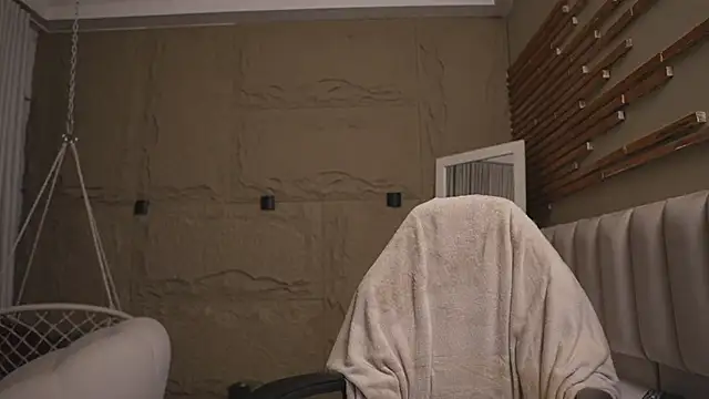 Logan Varela online show from March 23, 2026, 2:21 pm