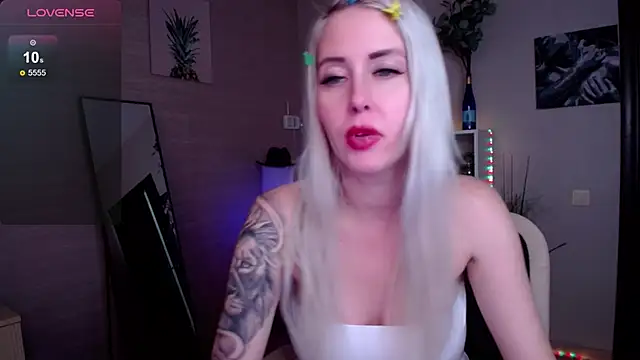 Snapshot of Mermaid_N chatting on January 27, 2025, 5:47 am Mermaid N online show from January 27, 2025, 5:47 am