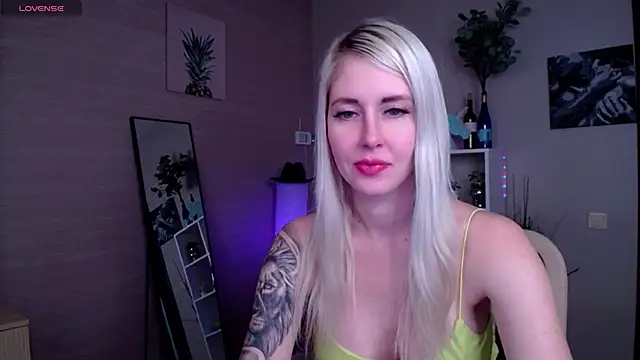 Snapshot of Mermaid_N chatting on March 5, 2025, 4:45 am Mermaid N online show from March 5, 2025, 4:45 am