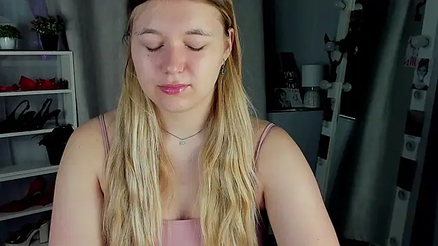 Rebecca Kelly online show from October 8, 2025, 1:58 am