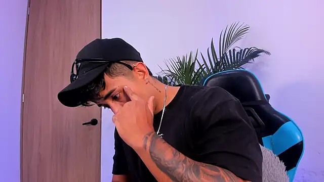 Alan greek 1 online show from December 20, 2025, 2:40 am