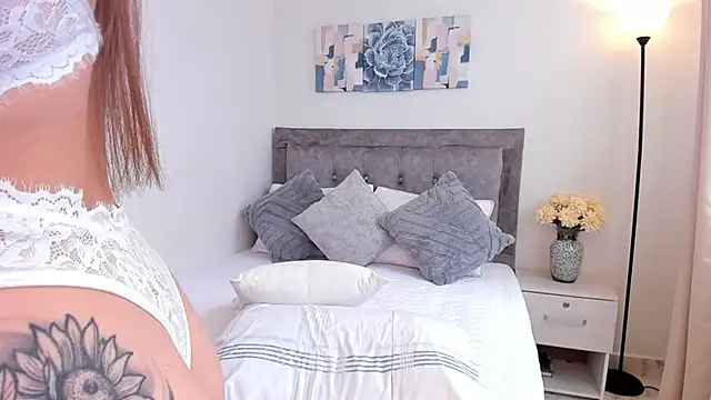 DarlinJones online show from September 29, 2025, 6:46 pm