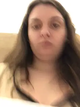 Sxybitch2024 online show from February 5, 2026, 9:52 pm