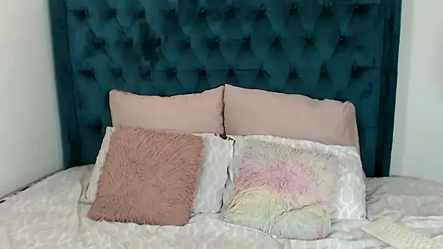 Snapshot of 1Blackertheberry1 chatting on January 17, 2025, 10:23 pm 1Blackertheberry1 online show from January 17, 2025, 10:23 pm
