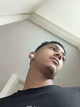 dominic smith  online show from February 13, 2025, 1:19 am