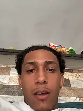 Snapshot of dominic_smith_ chatting on December 16, 2025, 9:31 pm dominic smith online show from December 16, 2025, 9:31 pm