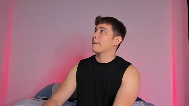 Snapshot of Alan_hadid1 chatting on October 1, 2025, 2:01 pm Alan hadid1 online show from October 1, 2025, 2:01 pm