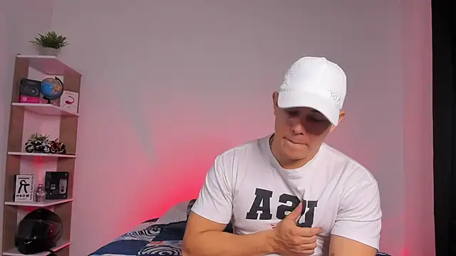 Snapshot of Alan_hadid1 chatting on October 11, 2025, 9:57 pm Alan hadid1 online show from October 11, 2025, 9:57 pm