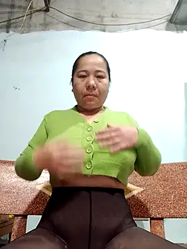 Queen 18200 online show from November 23, 2025, 10:42 pm