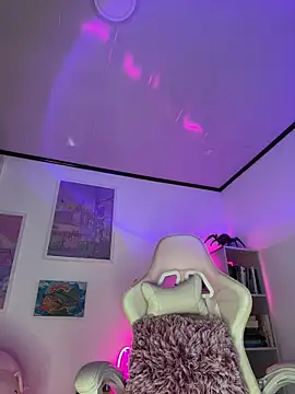 Snapshot of Tsuki-moon chatting on November 15, 2025, 10:34 am Tsuki-moon online show from November 15, 2025, 10:34 am