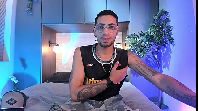 DrakeNeumann online show from May 26, 2026, 3:46 am