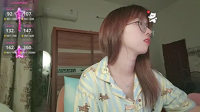 Lili 666 online show from May 26, 2026, 4:25 pm