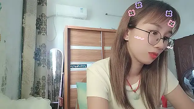 Snapshot of Lili_666 chatting on June 24, 2026, 8:24 am Lili 666 online show from June 24, 2026, 8:24 am