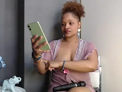 CREAMYCUPCAKExxx online show from October 9, 2025, 10:13 am