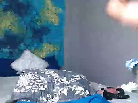 CREAMYCUPCAKExxx online show from November 8, 2025, 1:11 pm