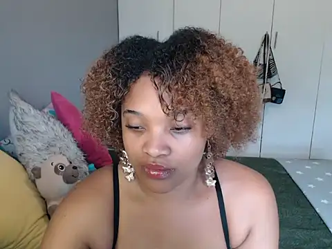 CREAMYCUPCAKExxx online show from June 19, 2026, 7:45 am