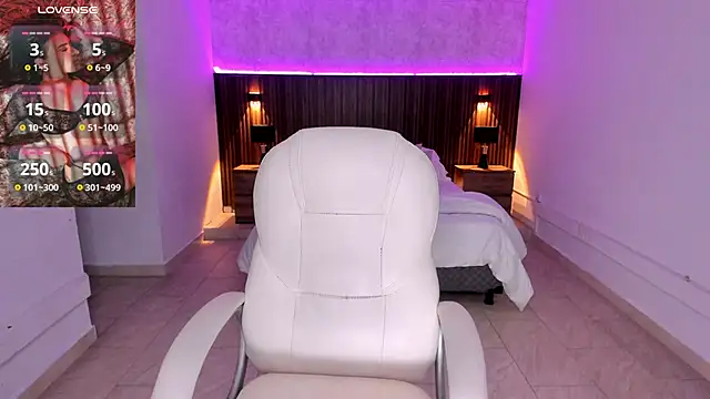 karlaa james online show from November 24, 2025, 10:59 am