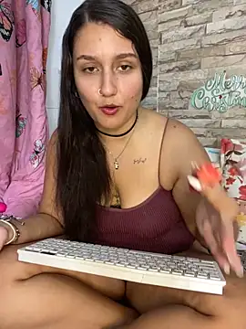 Snapshot of saray_gomez22 chatting on December 18, 2024, 1:15 am saray gomez22 online show from December 18, 2024, 1:15 am