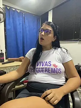 Snapshot of saray_gomez22 chatting on March 1, 2025, 1:00 am saray gomez22 online show from March 1, 2025, 1:00 am
