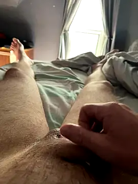 Snapshot of Tyler98425 chatting on October 13, 2025, 3:01 pm Tyler98425 online show from October 13, 2025, 3:01 pm