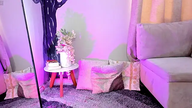 Miranda doll  online show from March 5, 2026, 12:12 pm