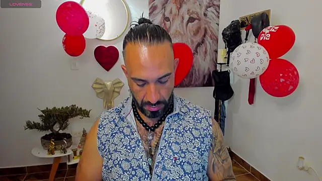 Snapshot of mr_maik chatting on February 15, 2025, 10:11 am mr maik online show from February 15, 2025, 10:11 am