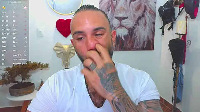 Snapshot of mr_maik chatting on March 6, 2025, 12:09 pm mr maik online show from March 6, 2025, 12:09 pm