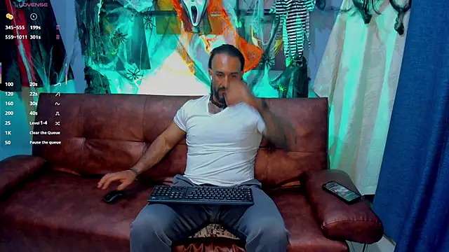 Snapshot of mr_maik chatting on November 4, 2025, 5:45 pm mr maik online show from November 4, 2025, 5:45 pm