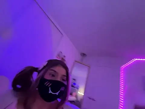 Onlypawzz online show from March 3, 2026, 7:36 am