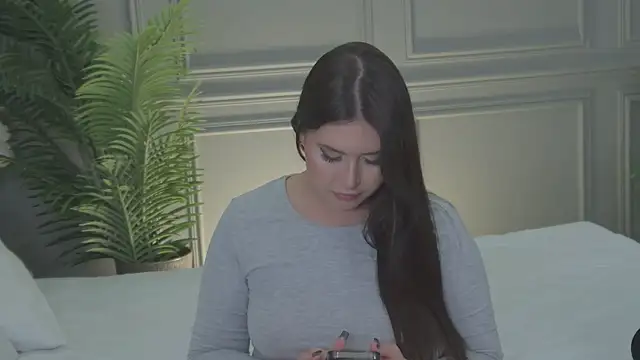 TrishaWinslet online show from November 27, 2025, 5:42 am