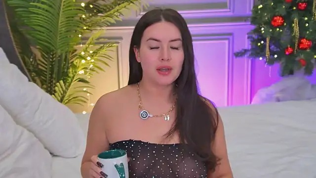 TrishaWinslet online show from December 15, 2025, 4:17 am