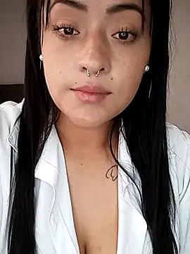 jjulietha95 online show from February 11, 2026, 5:29 pm