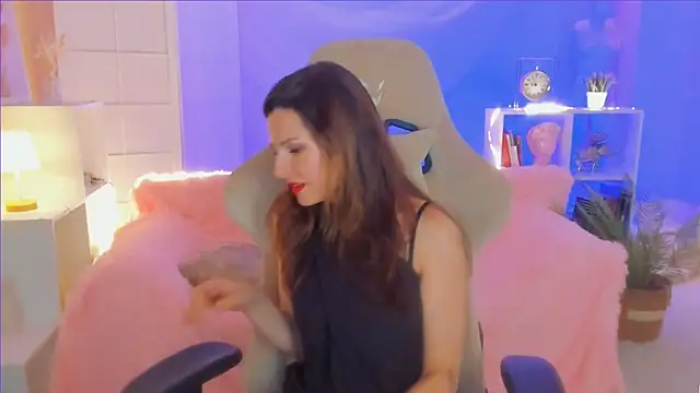 April o Nill online show from February 25, 2025, 4:10 pm