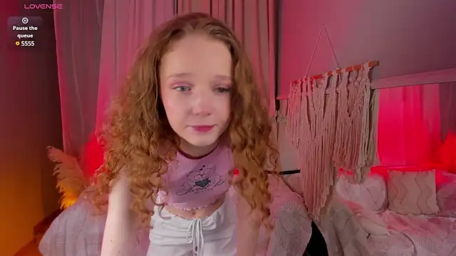 Snapshot of _Rose_Charming_ chatting on December 8, 2024, 4:50 pm Rose Charming online show from December 8, 2024, 4:50 pm