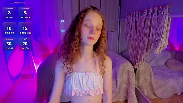 Snapshot of _Rose_Charming_ chatting on December 15, 2024, 9:42 pm Rose Charming online show from December 15, 2024, 9:42 pm