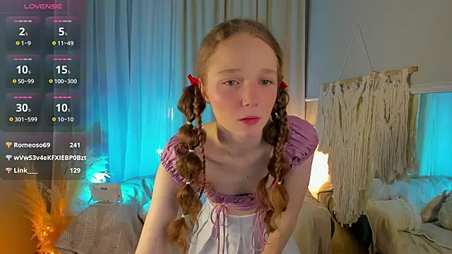 Snapshot of _Rose_Charming_ chatting on March 3, 2025, 12:59 am Rose Charming online show from March 3, 2025, 12:59 am